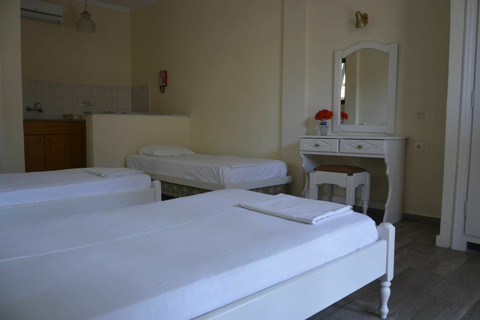 Seafront Apartments Kavos Ngoại thất bức ảnh
